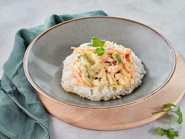 Street market - Цыпленок в сливочном соусе с рисом