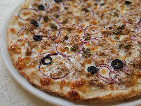 Trattoria Fettuccine - С тунцом и красным луком