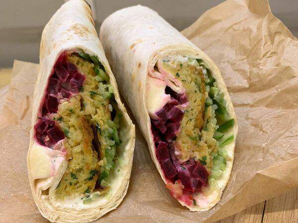 Роллерс - Фалафель с маринованной свеклой и моцареллой