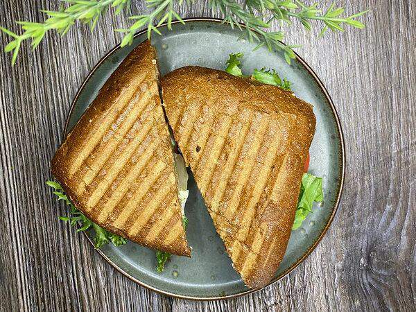 Gray House - Сэндвич с курицей и беконом