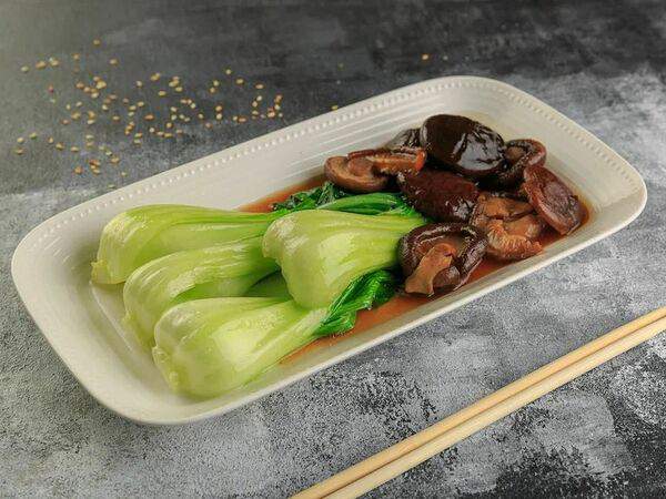 Ем Том Ям - Грибы с капустой пак чой