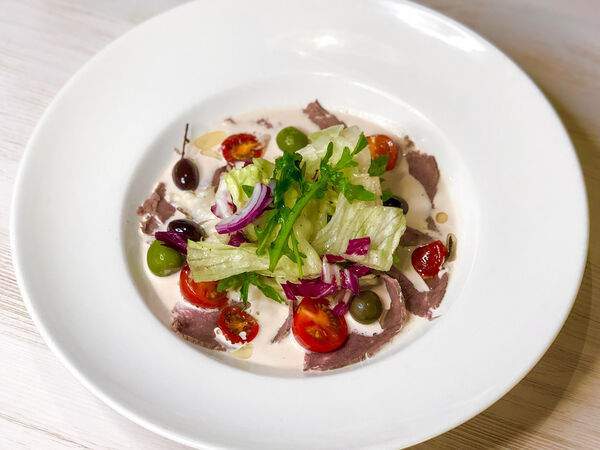 Траттория la casa - Салат Вителло Тонато