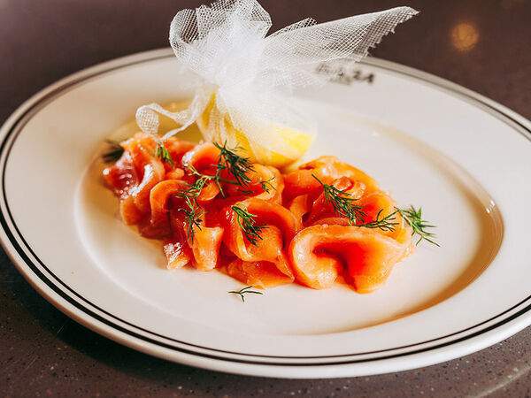 БАЗА - Слабосоленая семга с лимоном