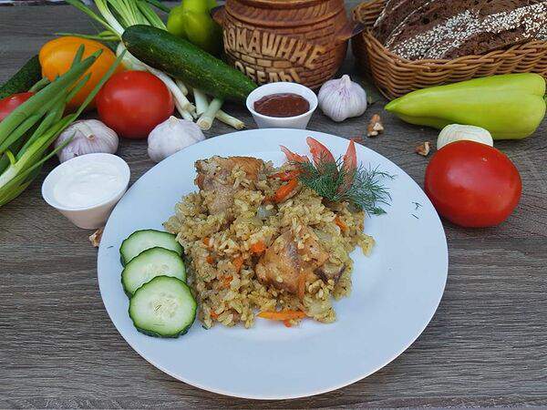 Ланч-кафе Baza Plaza - Плов с курицей