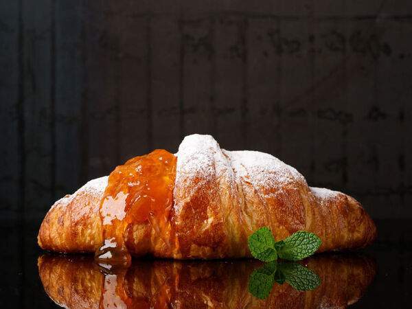 Рис - Воздушный круассан с абрикосовым джемом