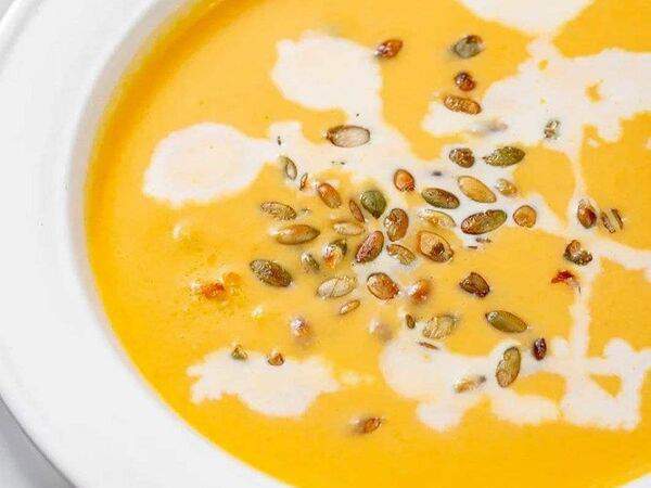Сельпо - Суп пюре из тыквы с имбирем и тыквенными семечками