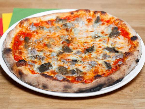 LaCelletta Caffe - Пицца Грибы и сальсичча