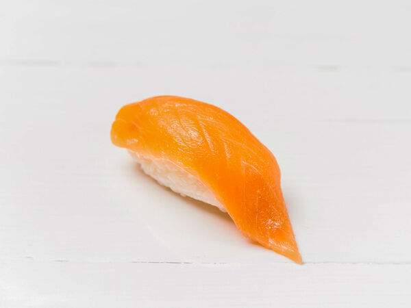 Суша - Суши с лососем