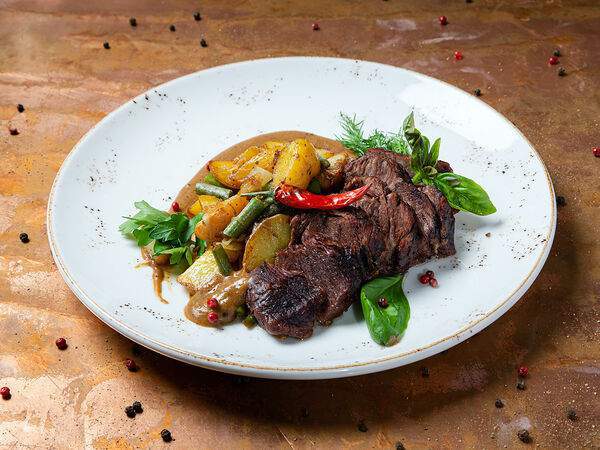 Фабрика - Щеки говяжьи тушеные