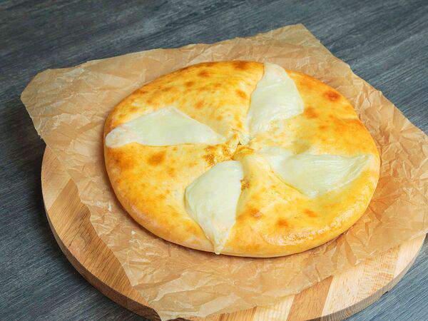 Сулугуни - Хачапури по-мегрельски