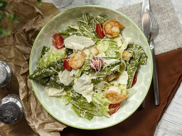Traveler's coffee - Салат Цезарь с креветками