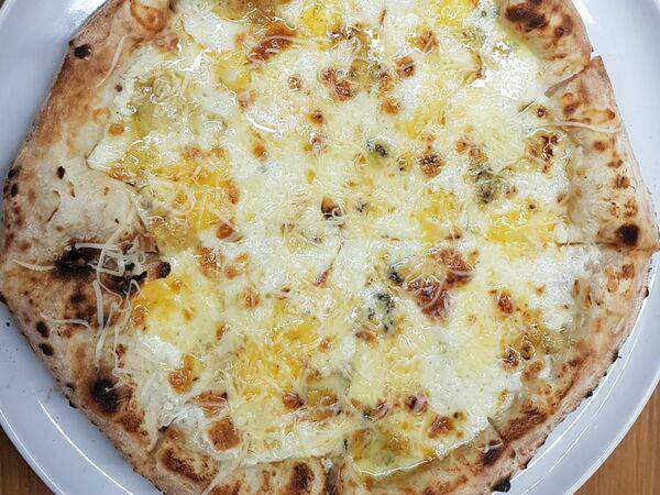 Pizza Napoli - Четыре сыра