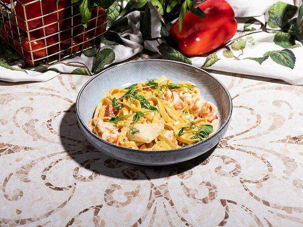 Перчини - Паста с томатами и морепродуктами