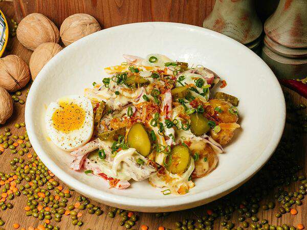 Южанин - Салат Тёплый по-галльски с языком