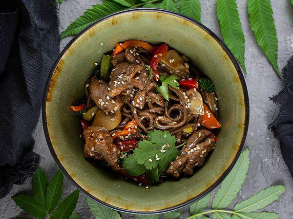 Sailor Moon - Соба с говядиной на сливочной основе