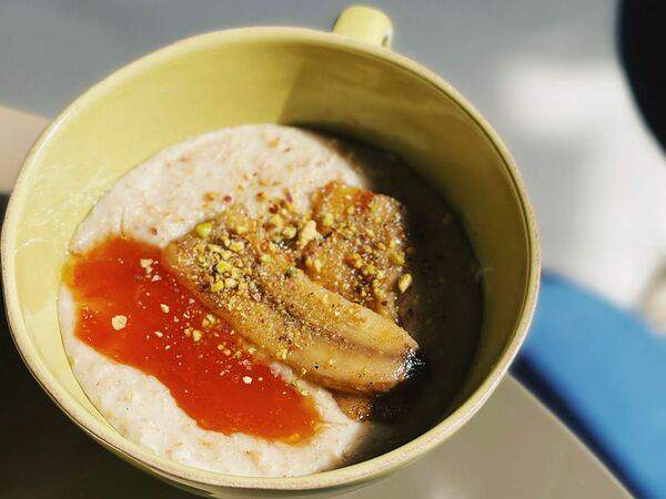 Lilu kitchen - Овсяная каша с жареным бананом