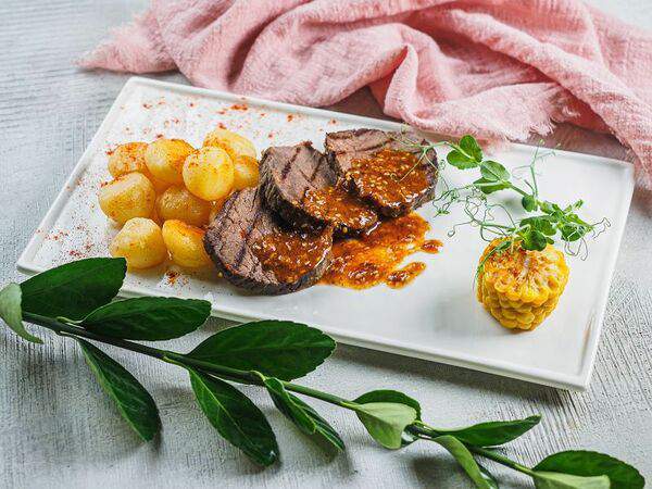 Пакабата - Ростбиф с картофелем Нуазет и соусом Бонито