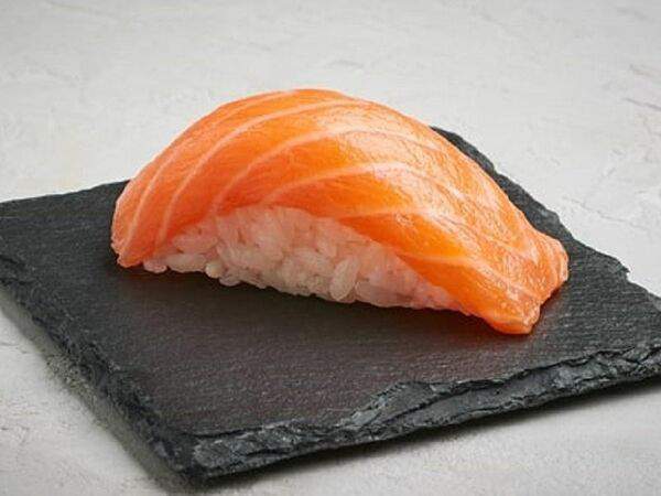 СушиСет - Суши с лососем