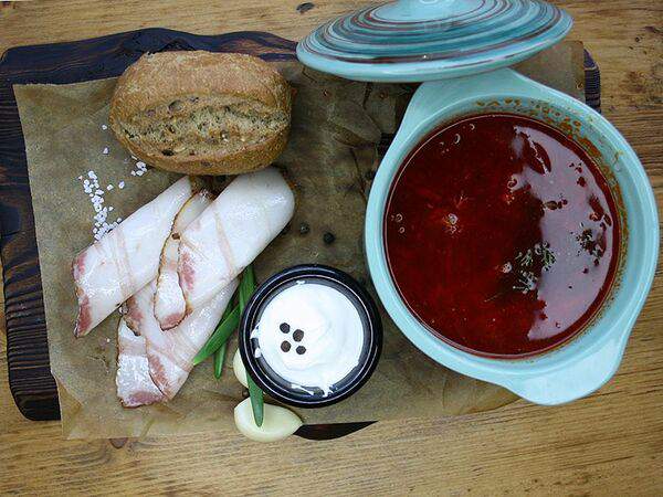 Publo EscoBar - Борщ с теплой булочкой и салом