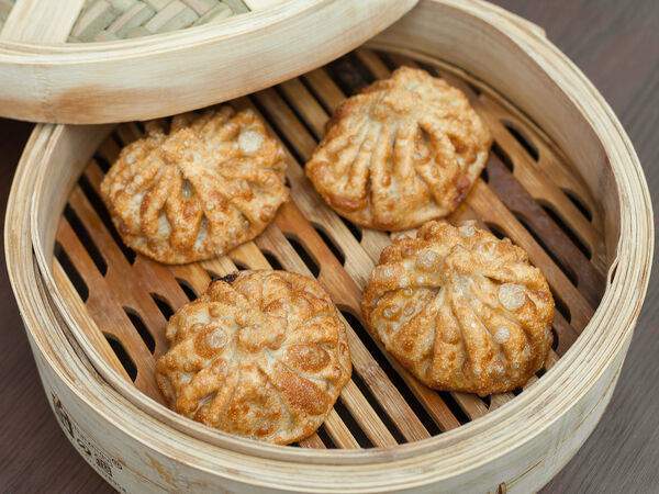 DimSum & Co - Бао с курицей жареные
