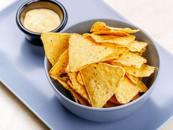 Pita's - Начос с сырным соусом