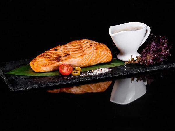 Raymond Rest - Стейк чилийского лосося