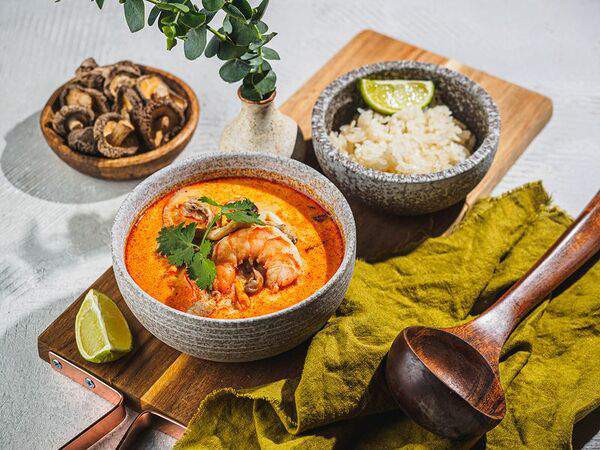 Поке от Not Only Poke by Bigvava - Том Ям с морепродуктами, кокосовым молоком и рисом