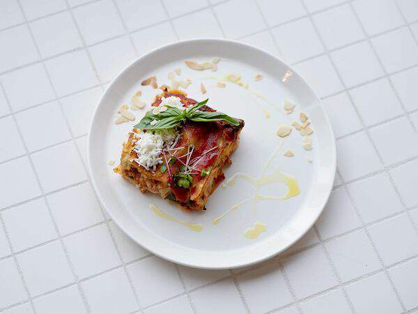 Plants & Friends - Лазанья с тыквой, шпинатом и адыгейским сыром