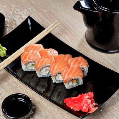 Мускат - Ролл Филадельфия с тобико