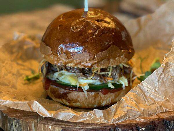 Гастрономический паб "Понеслось" - Бургер Нежный бычок