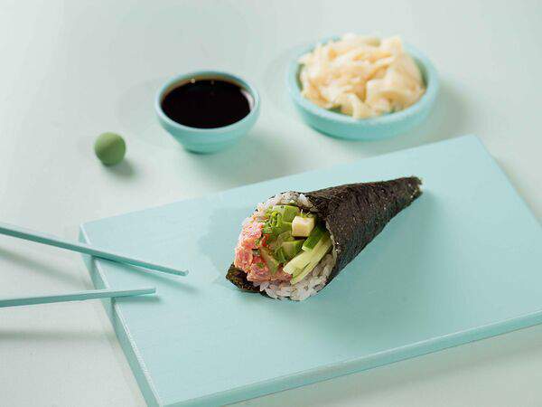 Rollwell - Темаки с тунцом