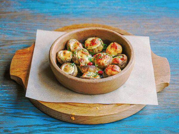 Кинза - Шампиньоны запеченные с сыром сулугуни