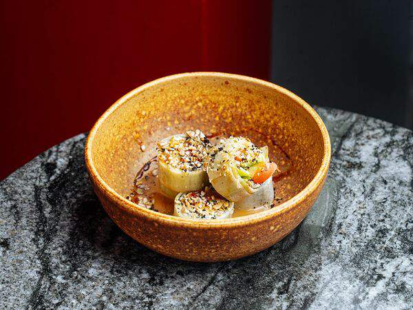 Ronny - Овощи в огурце с соусом лемонграсс