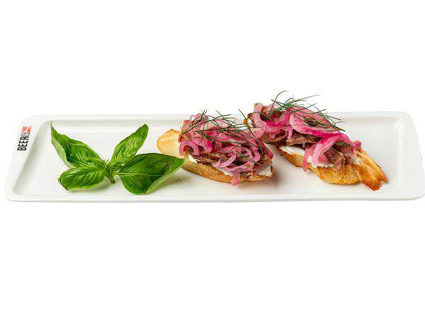 Beer & Fire Grill - Брускетта с ростбифом