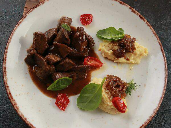 Шале - Томленая говядина с полентой