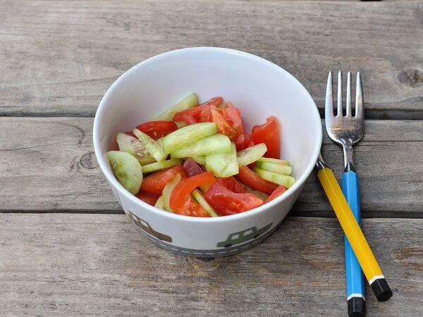 Zoom cafe - Салат из помидоров и огурцов