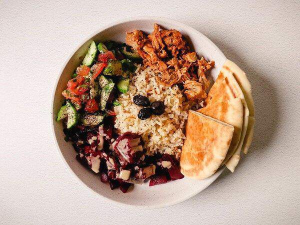 San & Di - Большой обед с курицей и свеклой с тахини