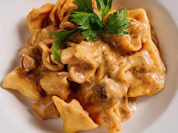 Галушка - Галушка с белыми грибами в сливочном соусе