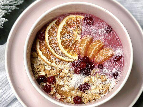 2A Concept. Coffee, Cake & Shop - Смузибоул с клюквой и ройбушем