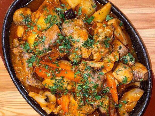 Акватория - Томленая баранина на сковороде