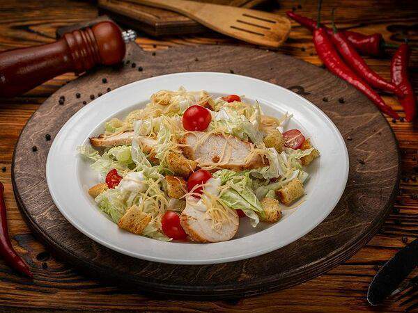 Burger Beer - Салат Цезарь с курицей