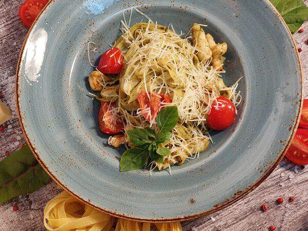 Pride - Феттуччини с креветками и кальмаром