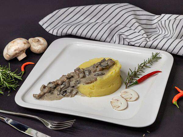 Саратовский - Бефстроганов с картофельным пюре