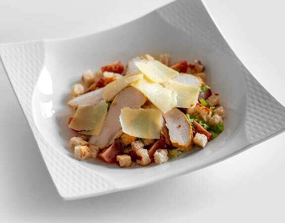 Вкусно House - Салат Цезарь с курицей