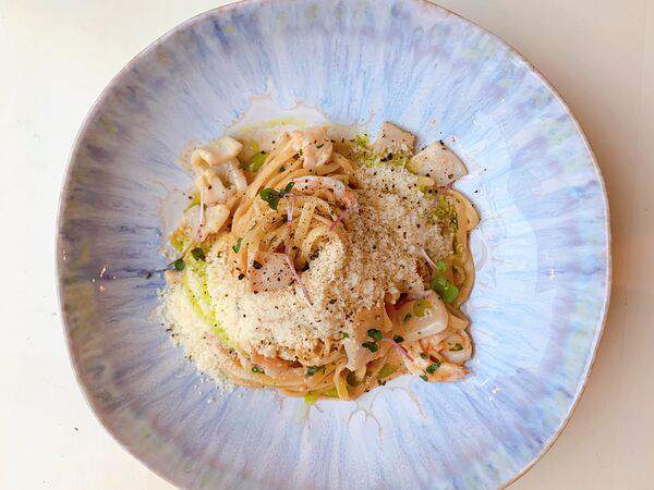 Negroni bar & enoteca - Феттуччине Фрутти ди маре в томатно-сливочном соусе