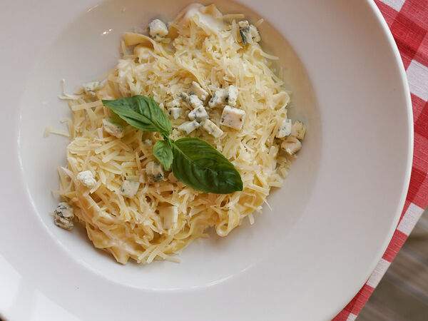 Брускетта - Четыре сыра