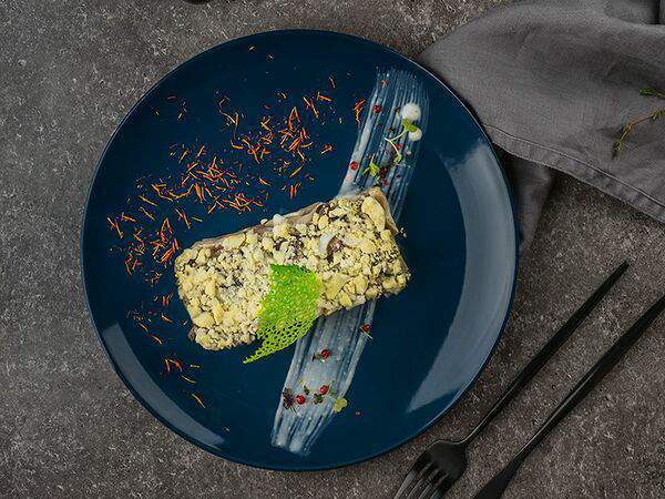 Кафе Миндаль - Салат с языком и мясом цыпленка