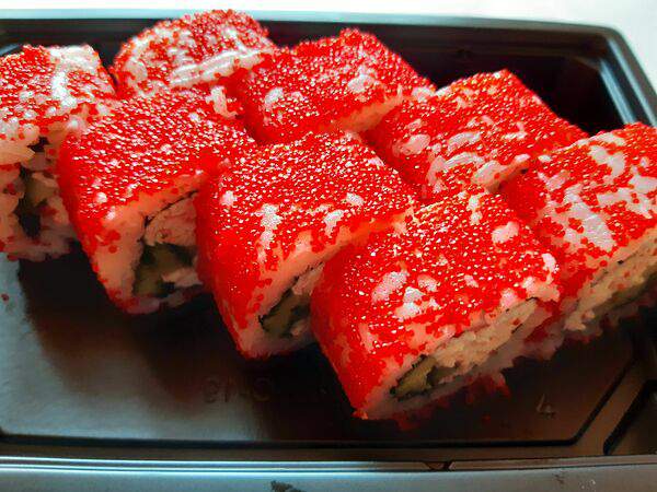 Sushic - Фирменные роллы Калифорния с крабом