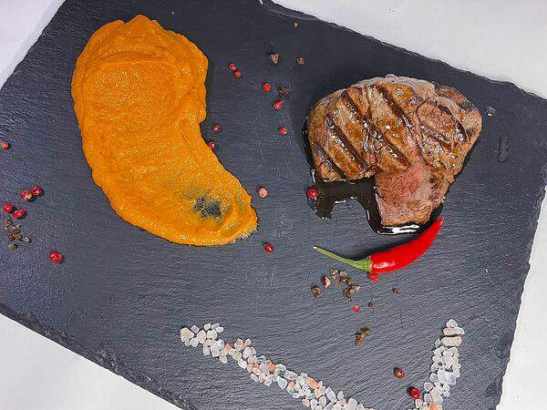 Учительская - Филе-миньон с морковным пюре