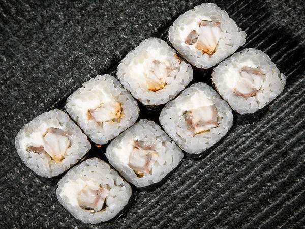 Sushi Life - Ролл Угорь и сыр